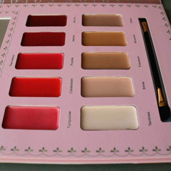 Matte Eye Shadow Palette with Highlighters, Blushers, Contour Kit & Lip Glosses