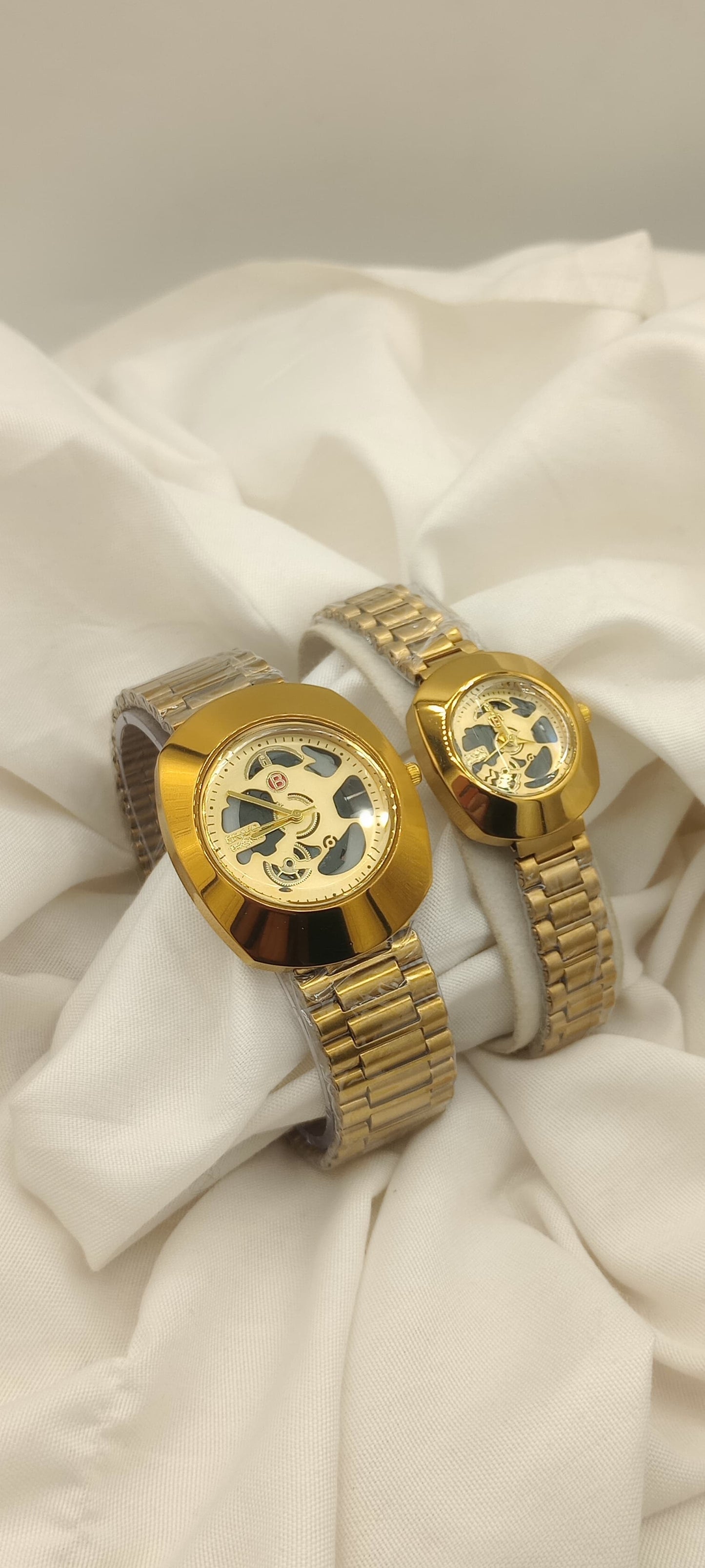 BRAVO COUPLE WATCH RADO SHAPE CHAIN WATCH (with BoX)