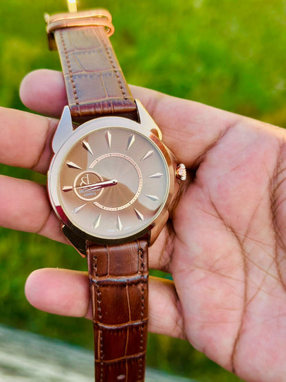 Signature Leather Strap Premium Watch